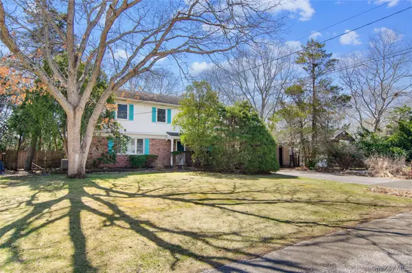 26 Lovell Road, Hampton Bays, NY 11946