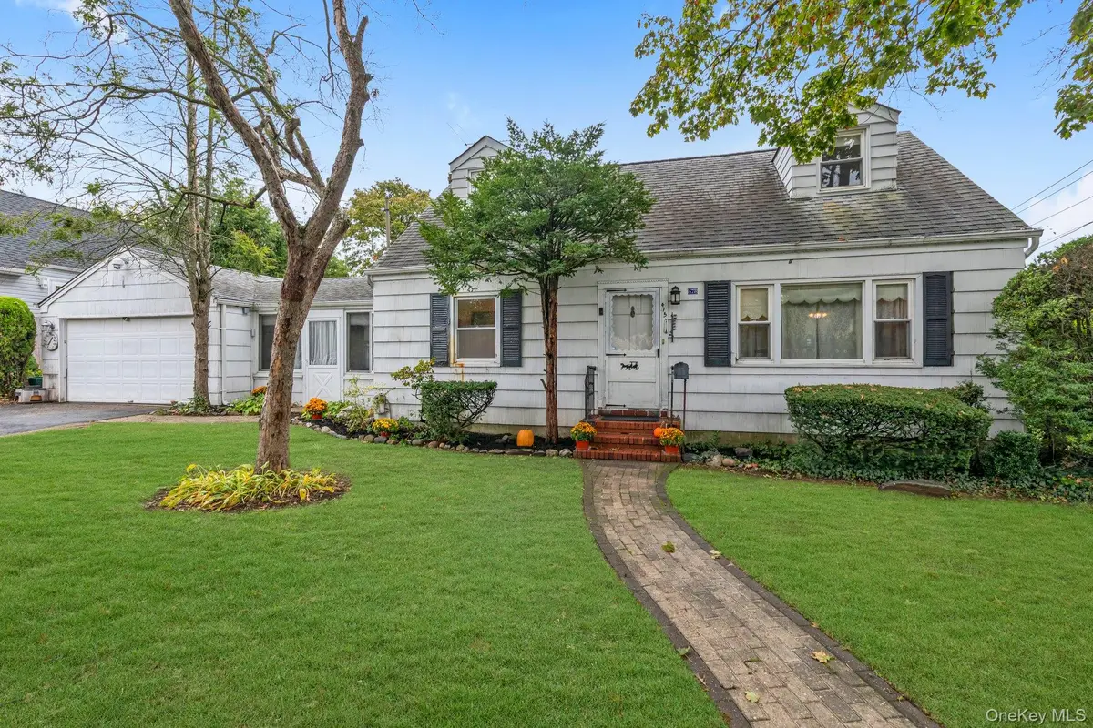 475 Maxwell Street, West Hempstead, NY 11552 - #1