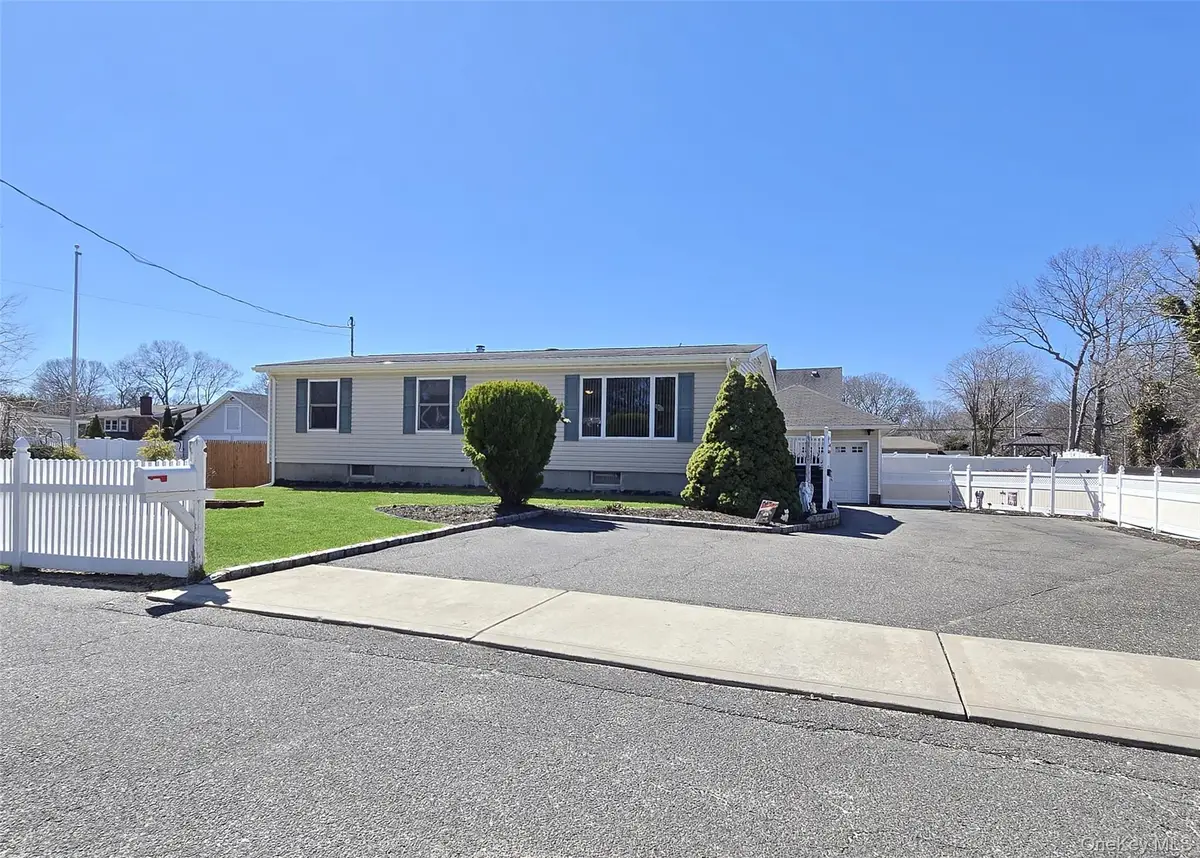 146 Webster Avenue, Ronkonkoma, NY 11779 - #1