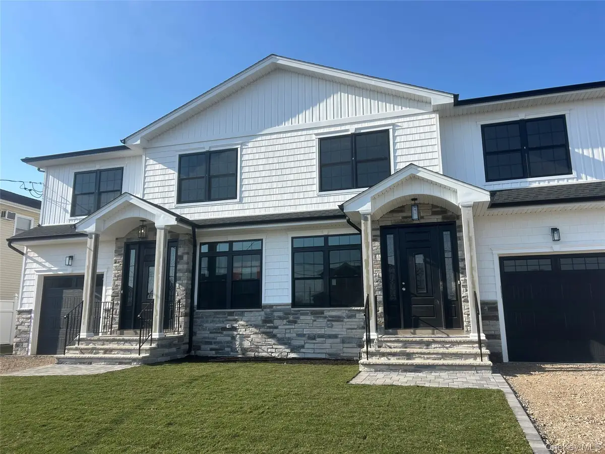 960 Cathedral Avenue, Franklin Square, NY 11010 - #1