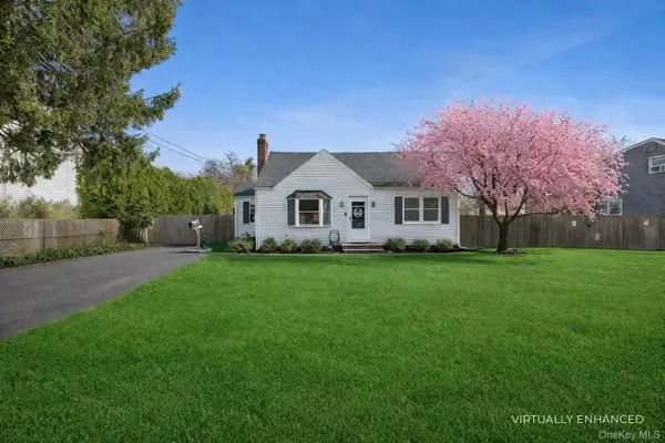 42 Smith Street, Greenlawn, NY 11740