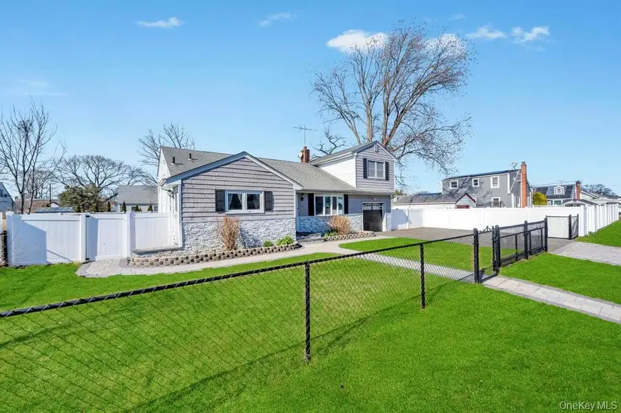 221 Cedar Court, Copiague, NY 11726 - #3