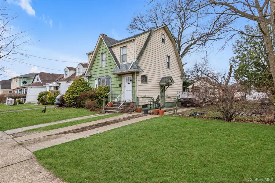 65 Belmont Parkway, Hempstead, NY 11550 - #2