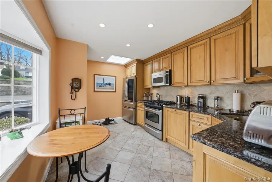 30 Keystone Road, Yonkers, NY 10710 - #2