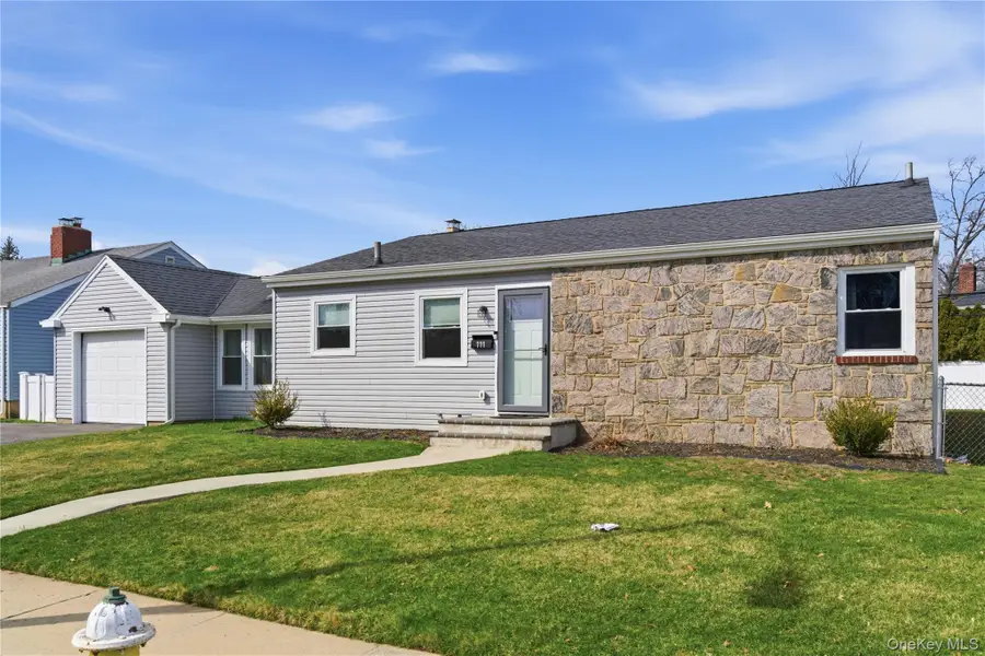 111 Shepherd Street, Rockville Centre, NY 11570 - #2