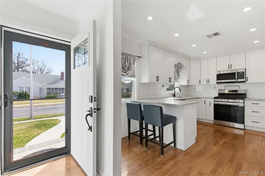 111 Shepherd Street, Rockville Centre, NY 11570 - #3