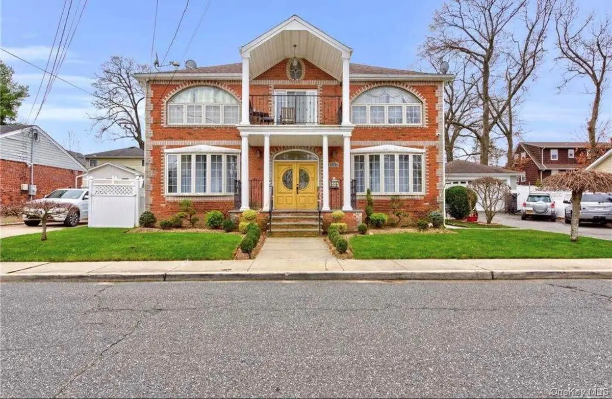 381 Marguerite Avenue, Floral Park, NY 11001 - #1