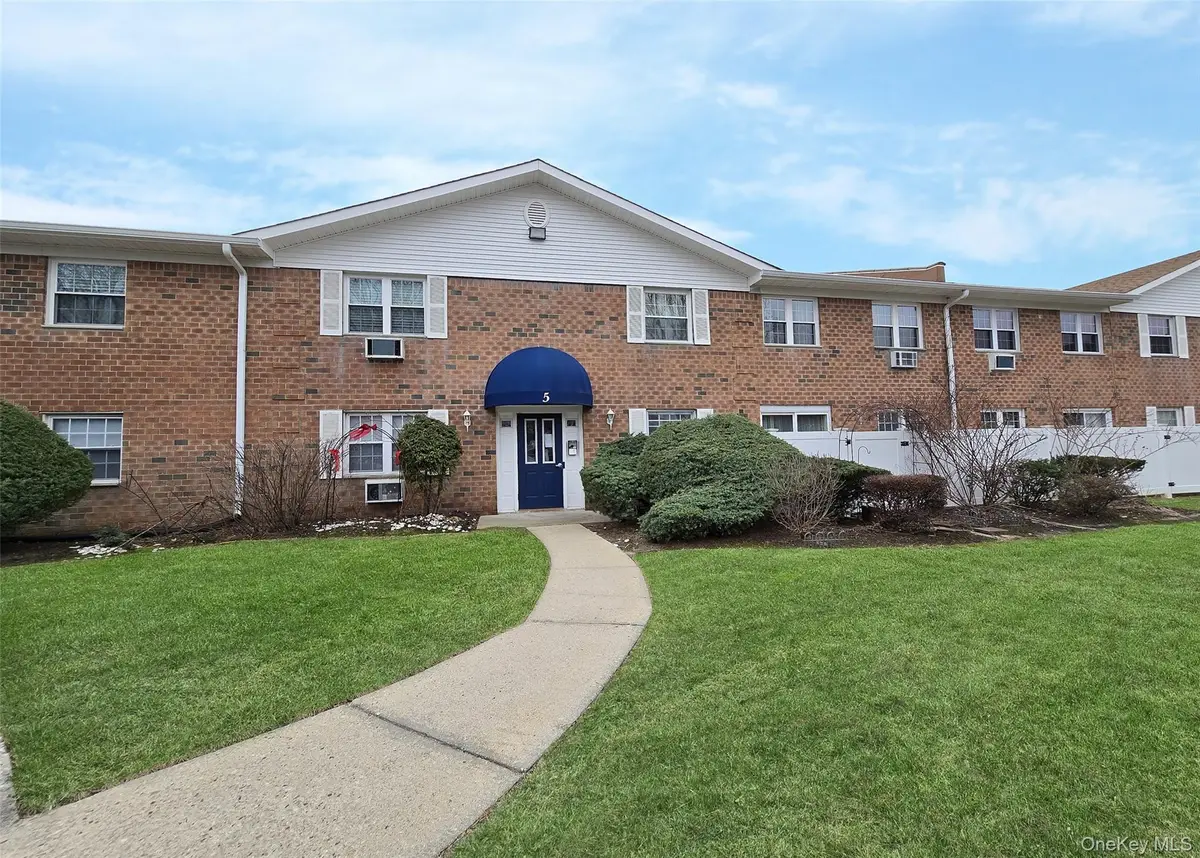 460 Old Town Road #5B, East Setauket, NY 11772 - #1