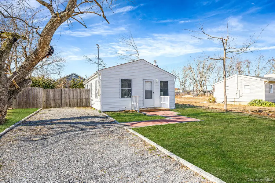 42 Oak Drive, Riverhead, NY 11901 - #3