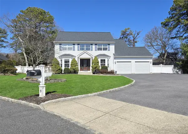 9 Keystone Court, Centereach, NY 11720