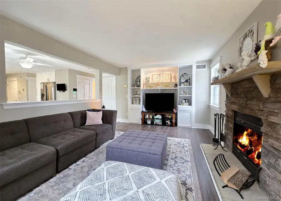 9 Keystone Court, Centereach, NY 11720 - #3