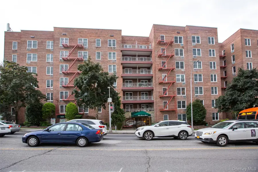 241-20 Northern Boulevard #5E, Douglaston, NY 11362 - #2