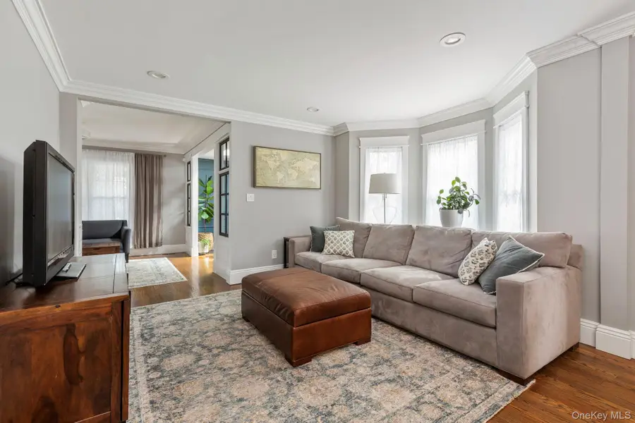 420 Scranton Avenue, Lynbrook, NY 11563 - #2