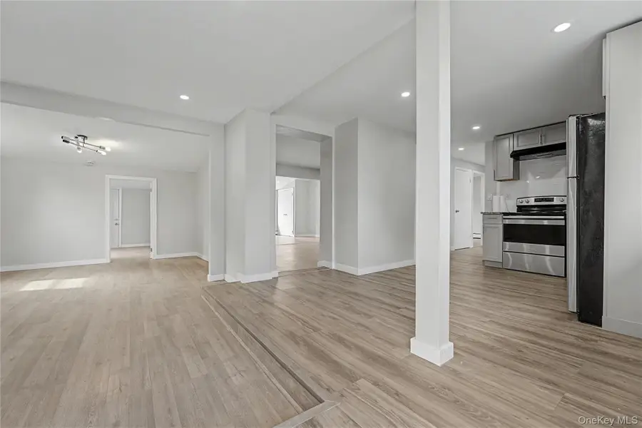 37 Fork Lane, Hicksville, NY 11801 - #3