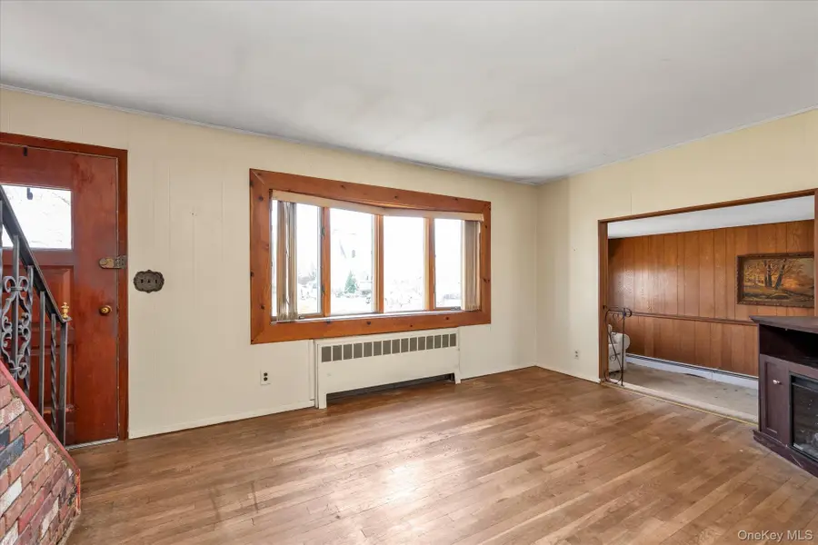 120 W 19th Street, Deer Park, NY 11729 - #3