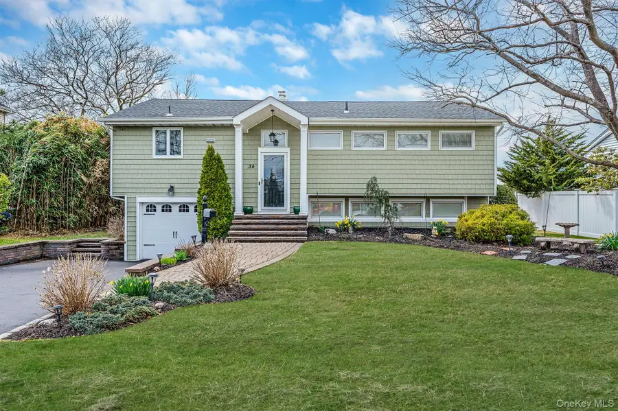 34 Secatogue Lane E, West Islip, NY 11795 - #2