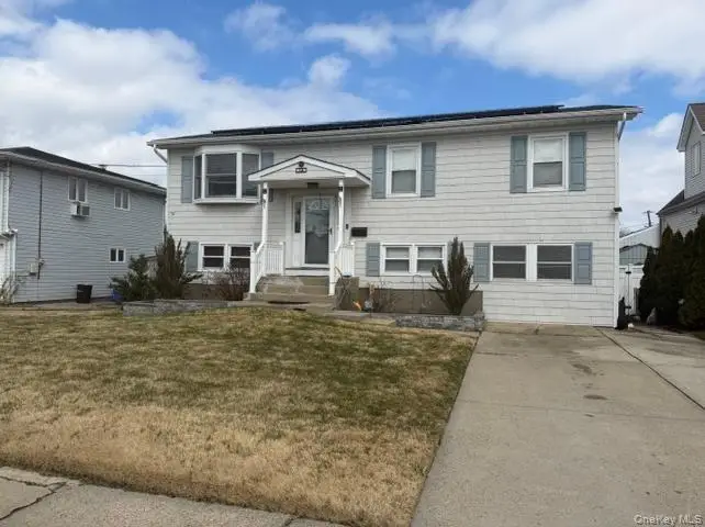 16 W Marine Avenue, Lindenhurst, NY 11757 - #1