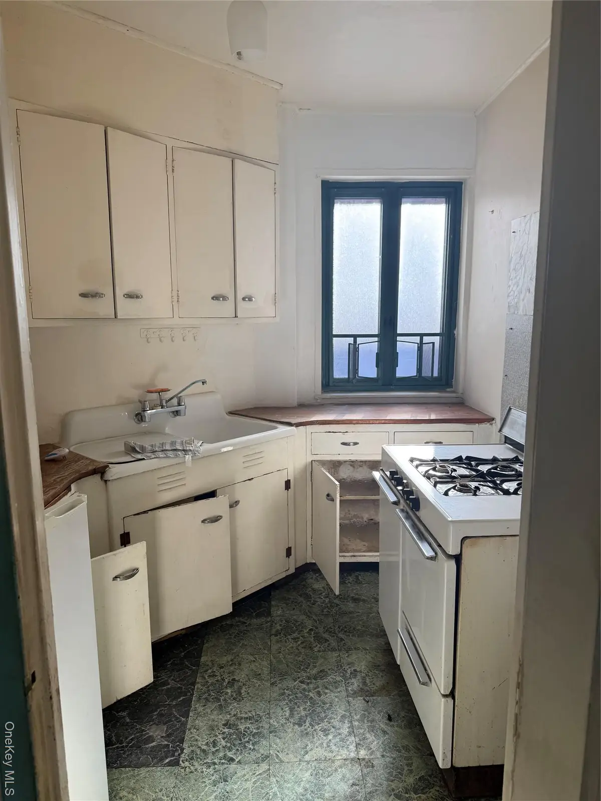 1530 Metropolitan Avenue, Bronx, NY 10462 - #1