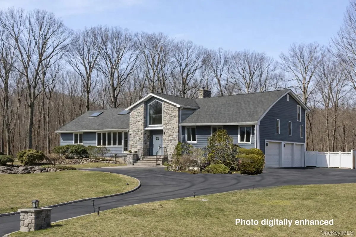 90 Belvedere Drive, Oyster Bay Cove, NY 11791 - #1