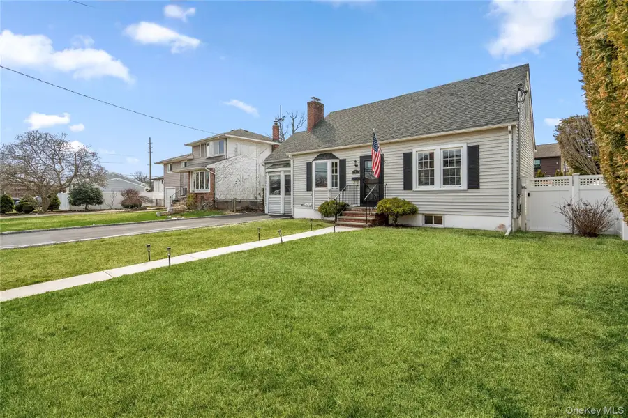 6 Mayflower Avenue, Massapequa Park, NY 11762 - #3