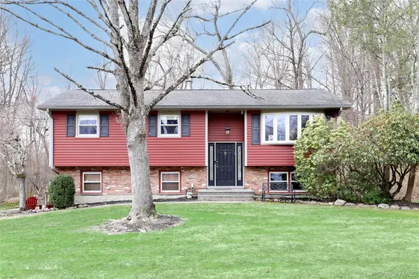 14 Montclair Avenue, Airmont, NY 10952