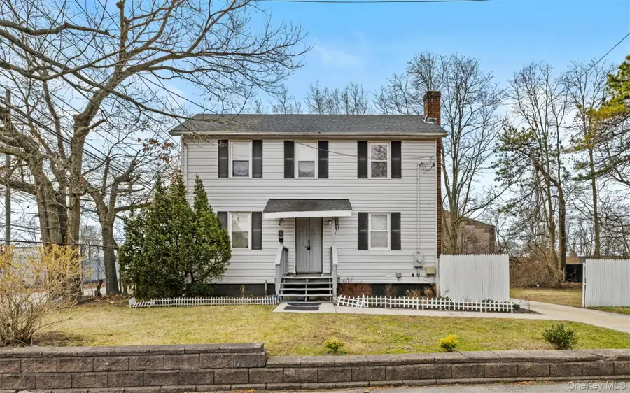 589 Acorn Street, Deer Park, NY 11729 - #2