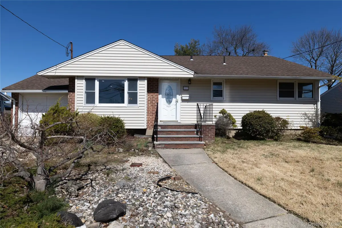 131 Ira Road, Syosset, NY 11791 - #1