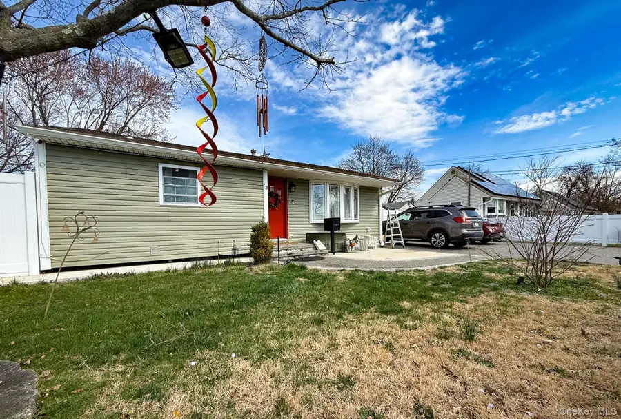 13 E Walnut Street, Central Islip, NY 11722 - #2