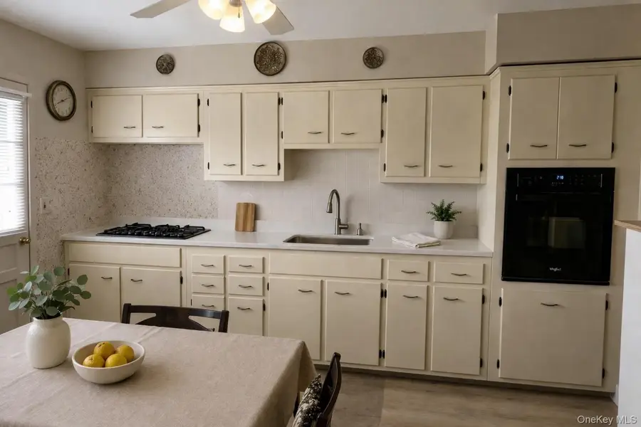 10 Wisteria Way, Commack, NY 11725 - #3