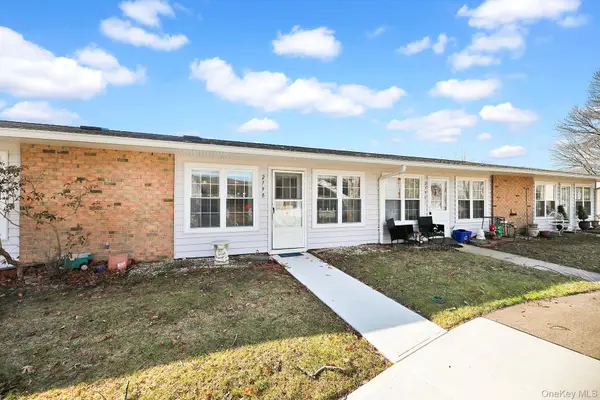 279 Berwick Court #B, Ridge, NY 11961