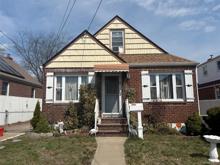 7 Catherine Court, Elmont, NY 11003 - #2