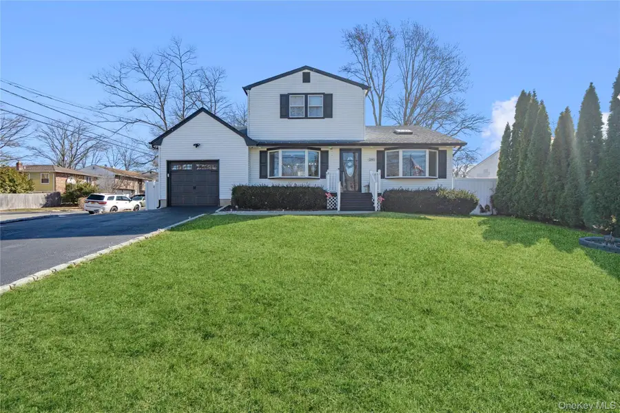 281 Breeze Avenue, Ronkonkoma, NY 11779 - #3
