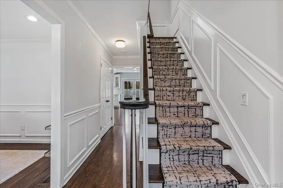 350 Dogwood Lane, Manhasset, NY 11030 - #2