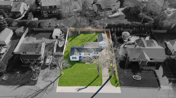 20 Willyn Road, Blue Point, NY 11715