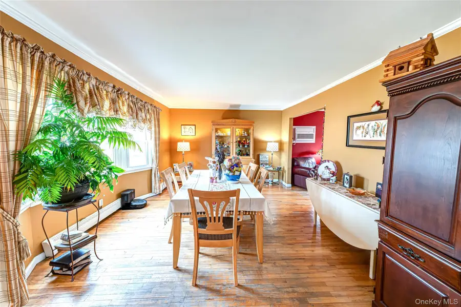 6 Roman Court, Lake Grove, NY 11755 - #3