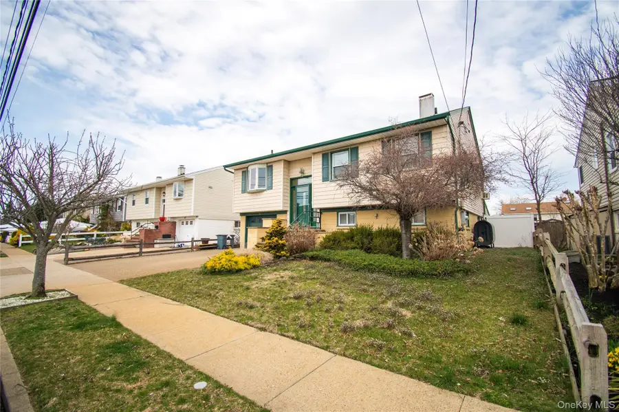 51 E 2nd Street, Freeport, NY 11520 - #3