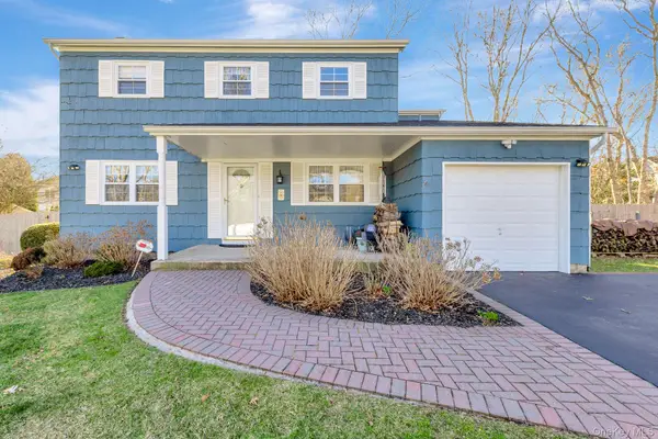 144 Oak Street, Medford, NY 11763