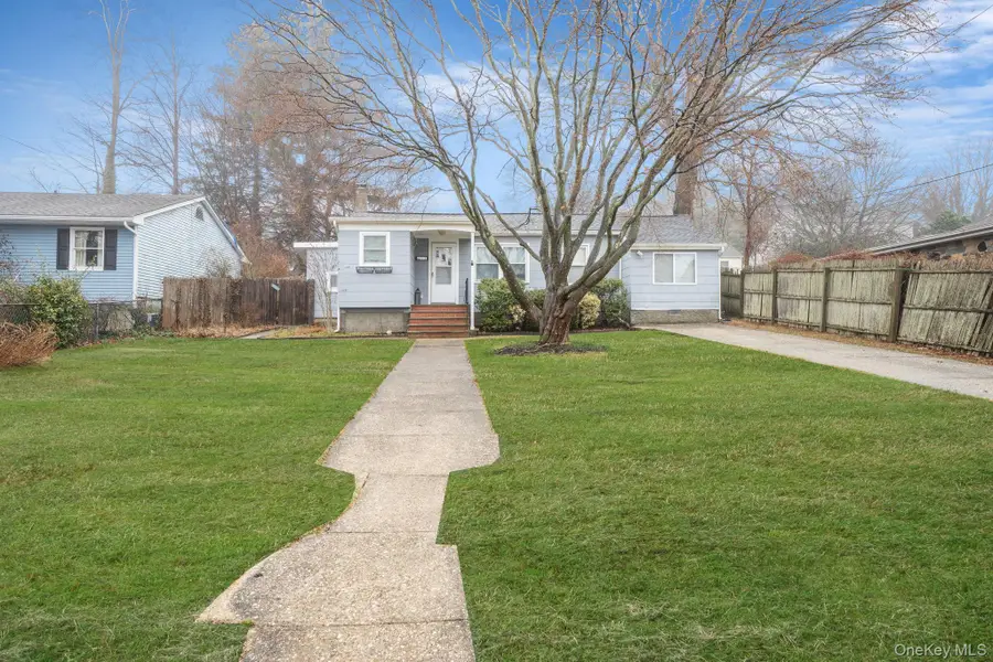 11 Rosemont Avenue, Farmingville, NY 11738 - #2