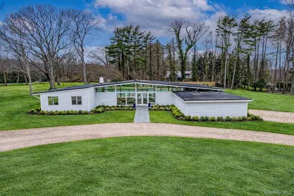 21 Lloyd Haven Drive, Lloyd Harbor, NY 11743