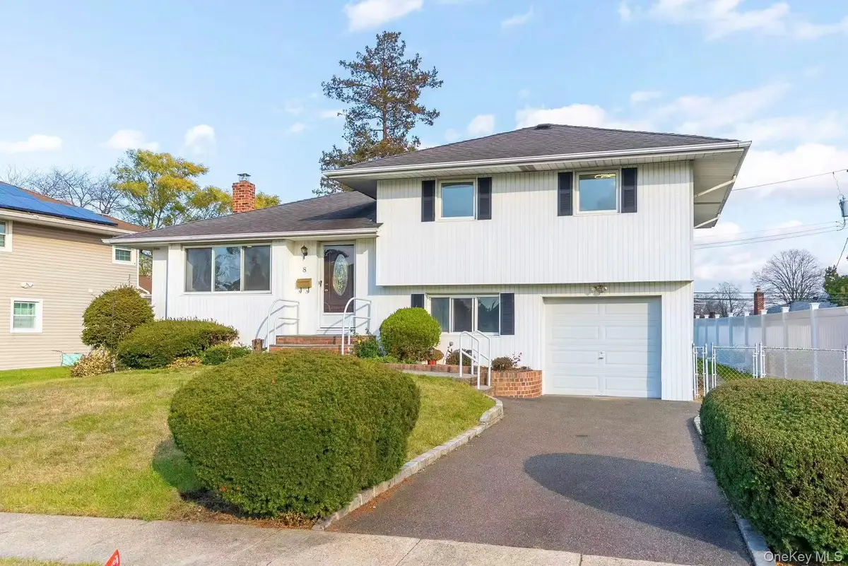 8 Spector Lane, Plainview, NY 11803 - #1