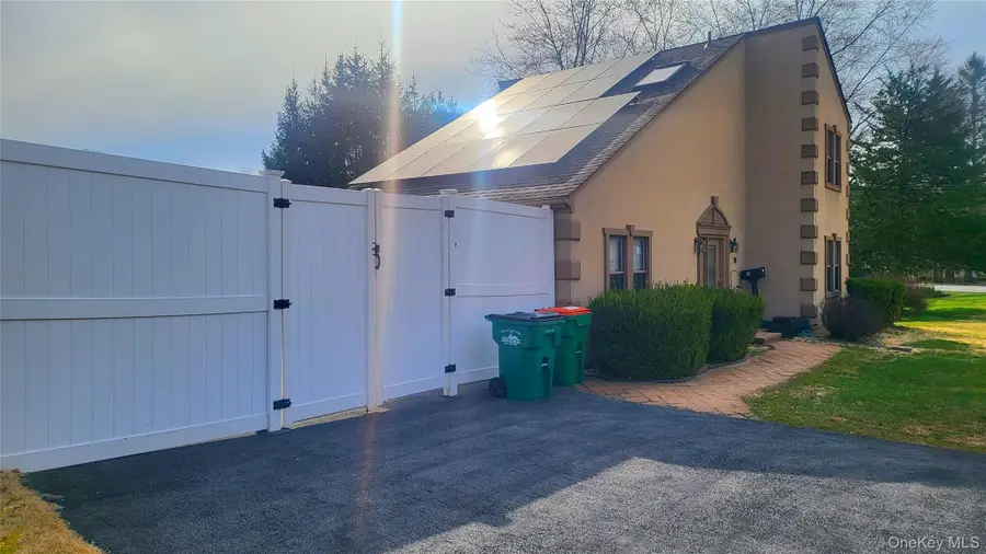 98 Sutton Park Road, Poughkeepsie, NY 12603 - #3