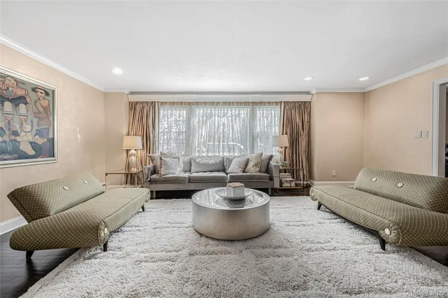 18 Woodland Road, Roslyn, NY 11576 - #3