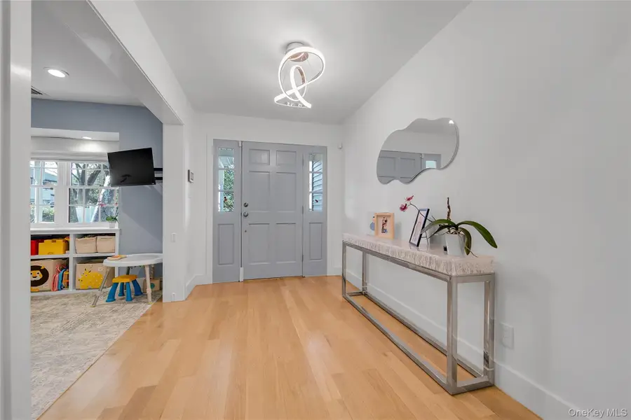 20 Seagull Lane, Port Washington, NY 11050 - #2