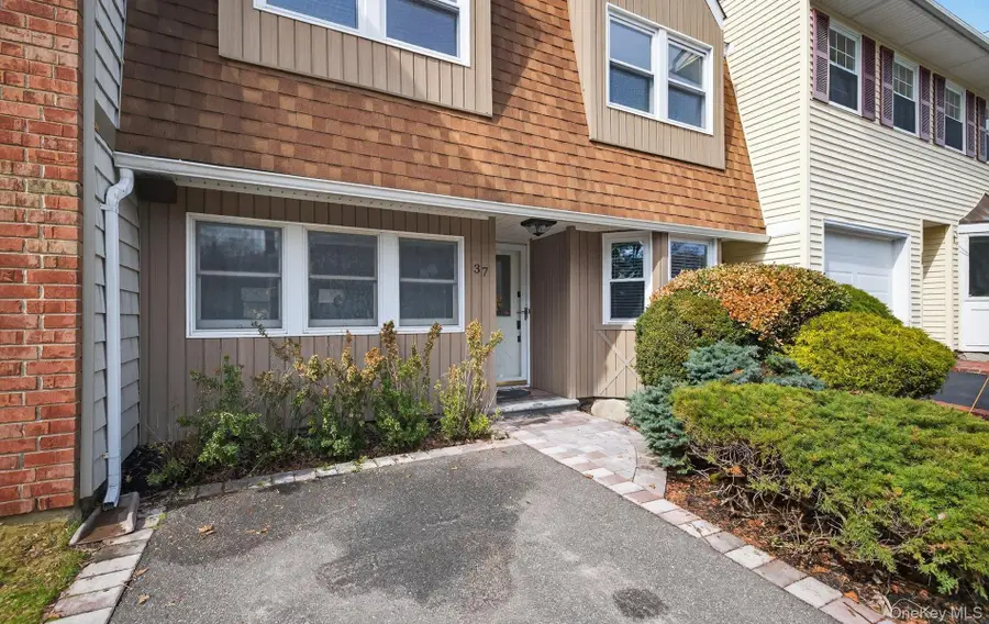 37 Aspen Drive W #37, Woodbury, NY 11797 - #2