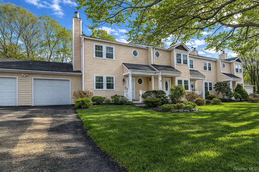 8 Huntington Commons #8, Yaphank, NY 11980 - #2