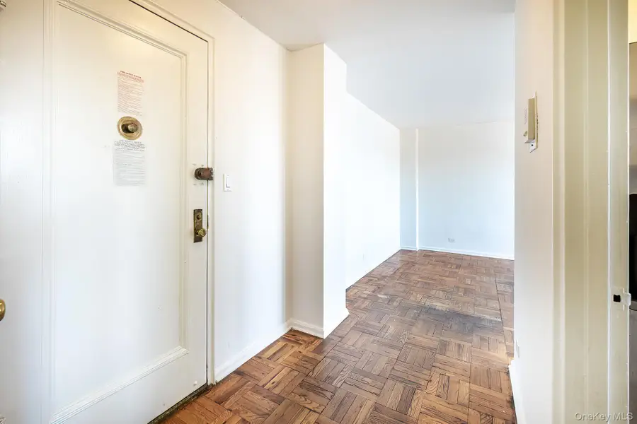 80 Knolls Crescent #6M, Bronx, NY 10463 - #2