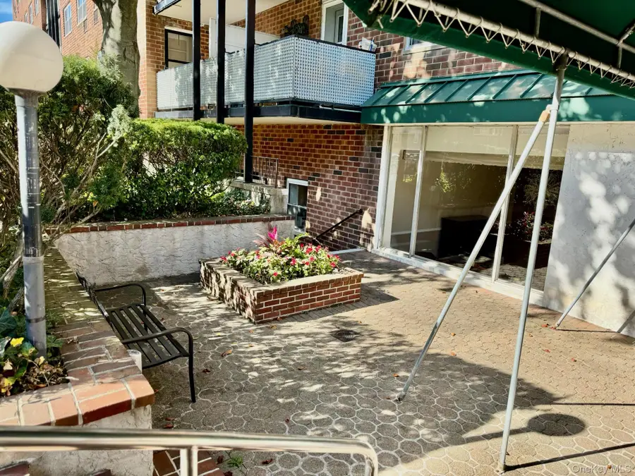 100 Lincoln Avenue #7B, Mineola, NY 11501 - #2