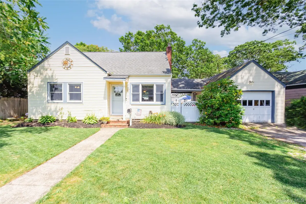 77 N Summit Avenue, Patchogue, NY 11772 - #1