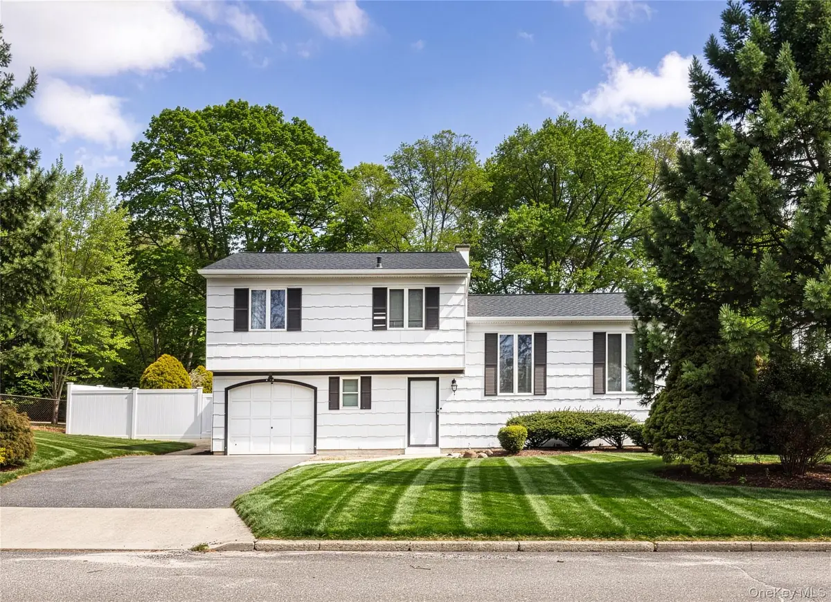 7 Mount Mckinley Avenue, Farmingville, NY 11738 - #1