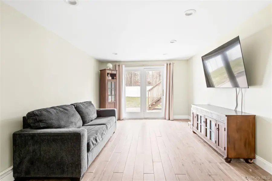 7 Mount Mckinley Avenue, Farmingville, NY 11738 - #3